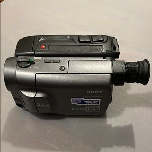 Sony Handycam Video Hi8 Camcorder - Black